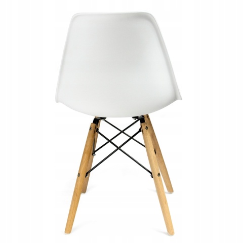 White chair (ikeabox)