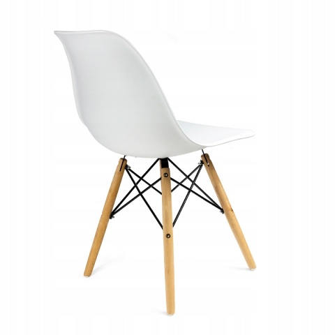 White chair (ikeabox)