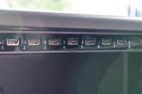 Szafa mobilna DIGITUS na kółkach do ładowania notebooków/tabletów do 14" DIGITUS