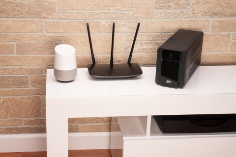 UPS APC BVX900LI-GR APC