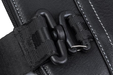 Rivacase 8930 39,6 cm (15.6") Aktówka Czarny RivaCase