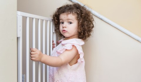 Bramka barierka zabezpieczająca 74-132 cm na schody i drzwi stal dodatkowe panele biała ECOTOYS ECOTOYS