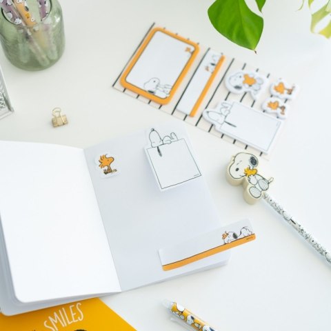 Snoopy - Zestaw przyborów szkolnych 15 elementów Snoopy