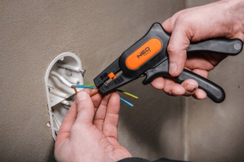 Automatyczny ściągacz izolacji 195 mm NEO TOOLS