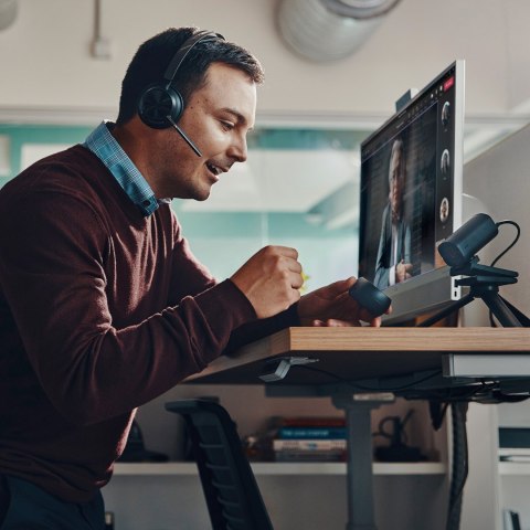 POLY Zestaw słuchawkowy Voyager Focus 2 z certyfikatem Microsoft Teams USB-C-C + przejściówka USB-C/A POLY