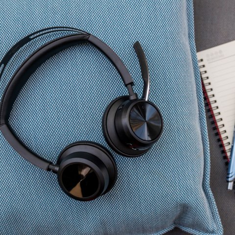 POLY Zestaw słuchawkowy Voyager Focus 2 z certyfikatem Microsoft Teams USB-C-C + przejściówka USB-C/A POLY