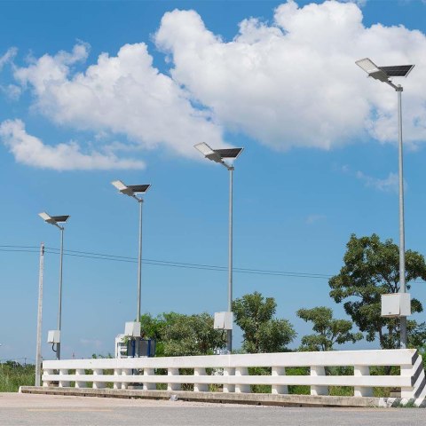 Naświetlacz oprawa uliczna LED solarna V-TAC BRIDGELUX CHIP IP65 pilot LiFePO4 panel 70W VT-15300ST 4000K 3500lm