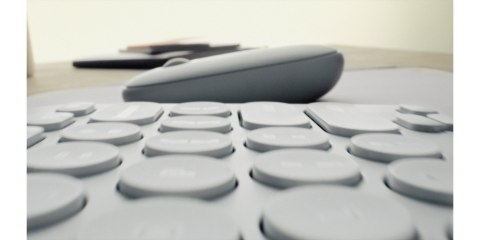 Logitech 920-012204 klawiatura Dołączona myszka Uniwersalne RF Wireless + Bluetooth QWERTZ Niemiecki Biały Logitech
