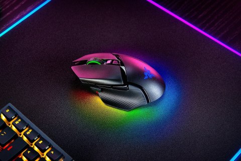 Razer Basilisk V3 Pro myszka Po prawej stronie RF Wireless + Bluetooth + USB Type-C Optyczny 30000 DPI RAZER