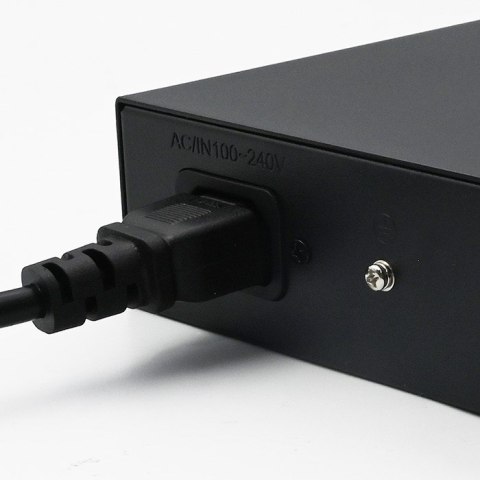 Qoltec Przełącznik sieciowy SWITCH Gigabit Ethernet PoE | 16x RJ45 | 2x RJ45 Uplink | 2x SFP | 1000Mb/s Qoltec