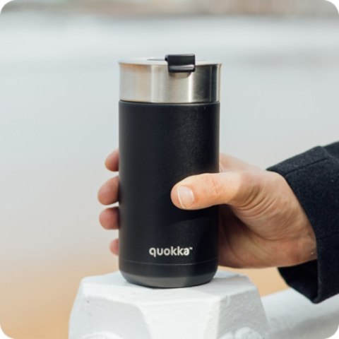 Quokka Boost Coffee Tumbler - Kubek termiczny ze stali nierdzewnej z zaparzaczem 400 ml (Carbon Black) Quokka